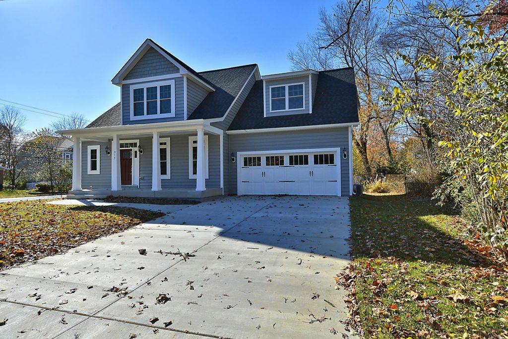 Exterior-Driveway-_DSC8661